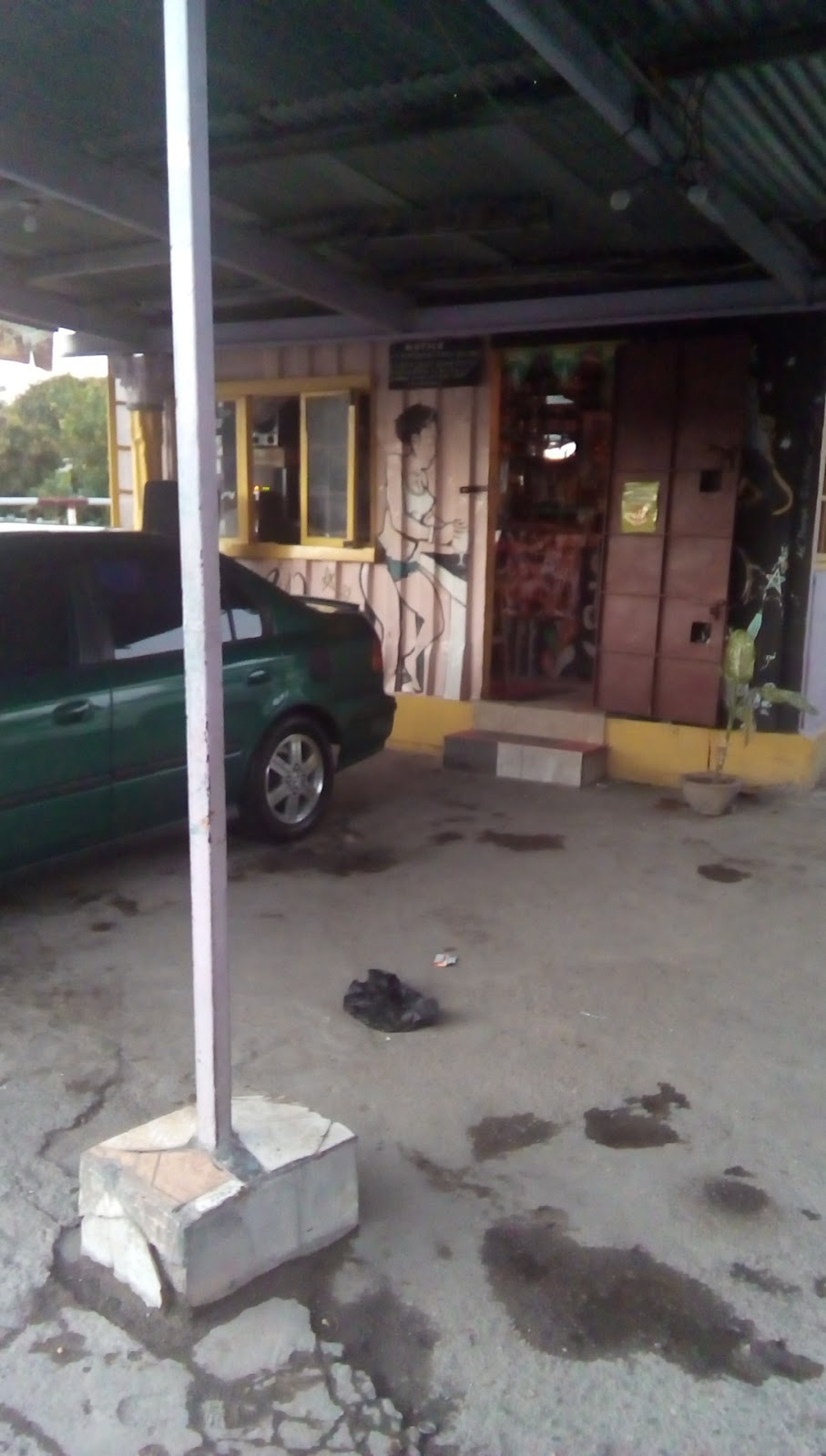 Star World Sport Bar & Car Wash photo